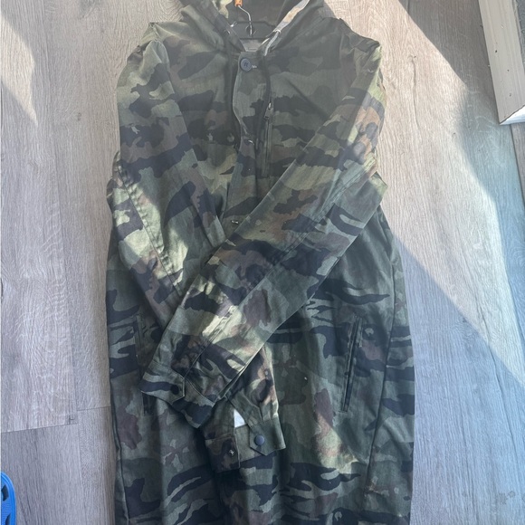 Camouflage Hooded Jacket - Picture 3 of 4